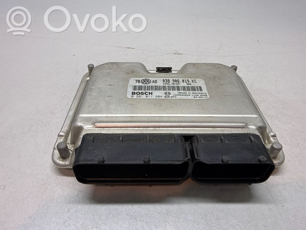 Volkswagen PASSAT B5.5 Engine control unit/module 