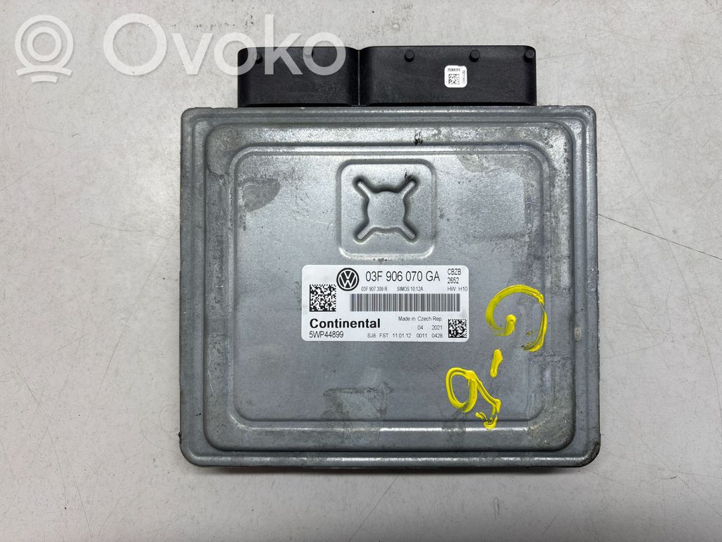 Volkswagen Golf VI Engine control unit/module 