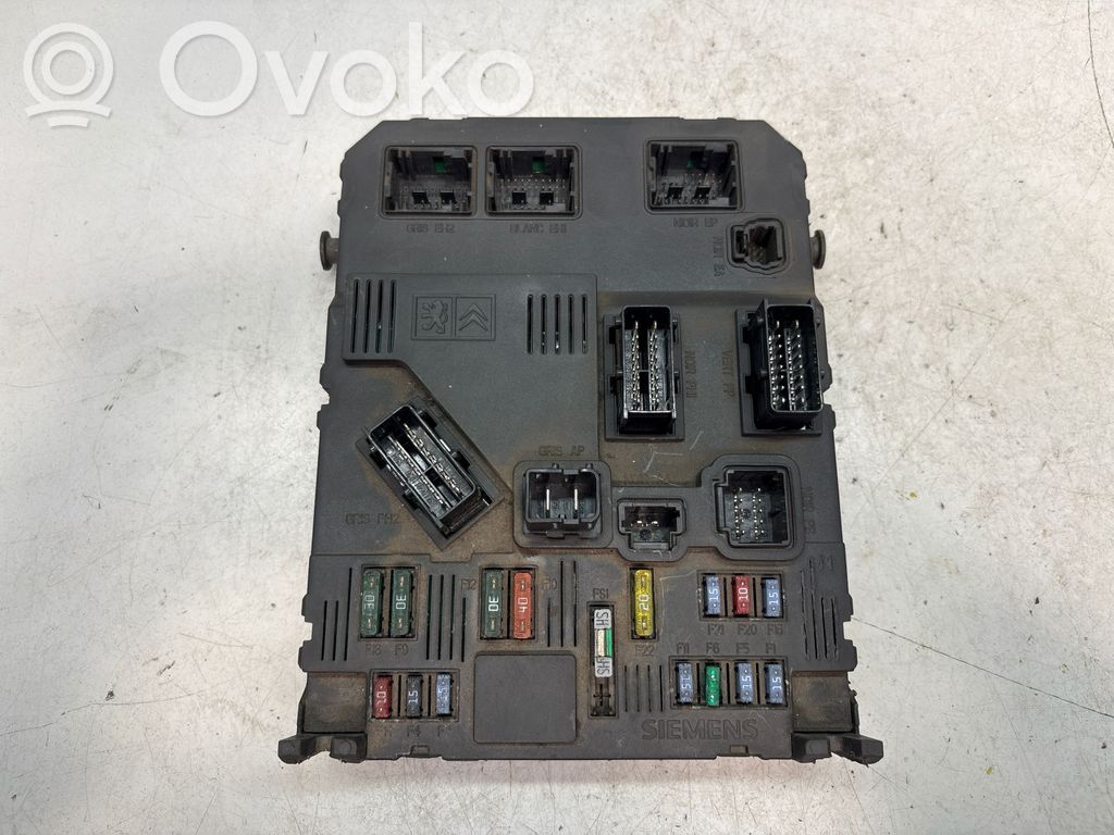 Peugeot 206 Fuse module 