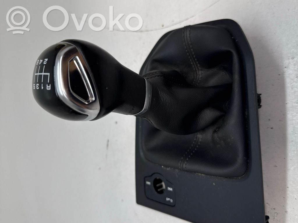 Audi A1 Отделка рычага переключения передач (кожа, головка) 