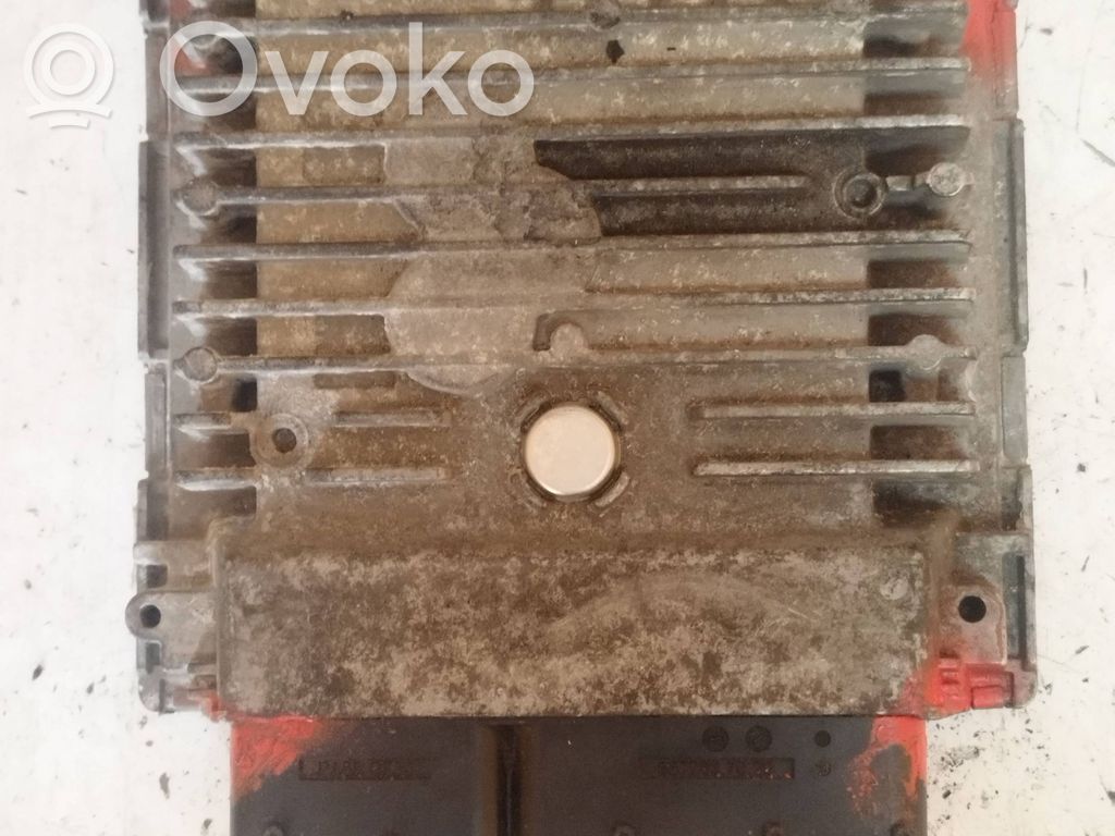 Volkswagen Golf VI Engine control unit/module 