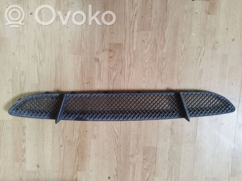 BMW 1 E81 E87 Front bumper lower grill 