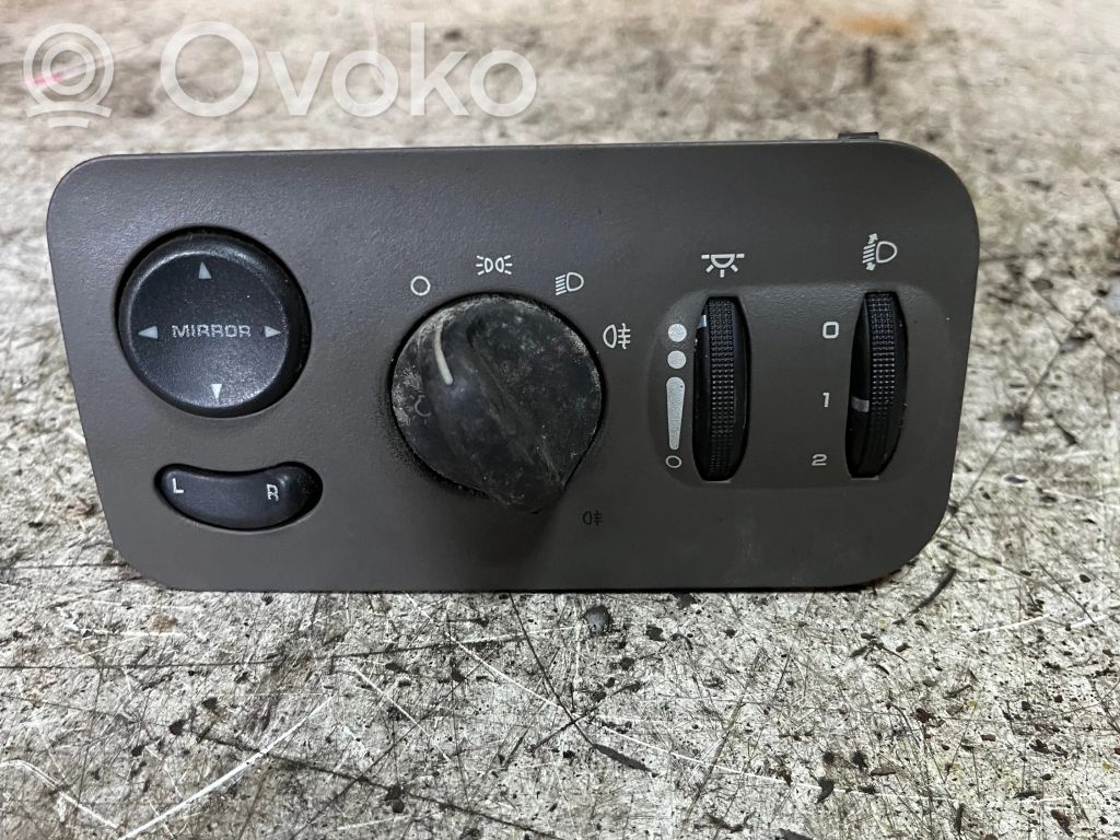 Light switch   746746083,1509513838,P0TH131L5AC