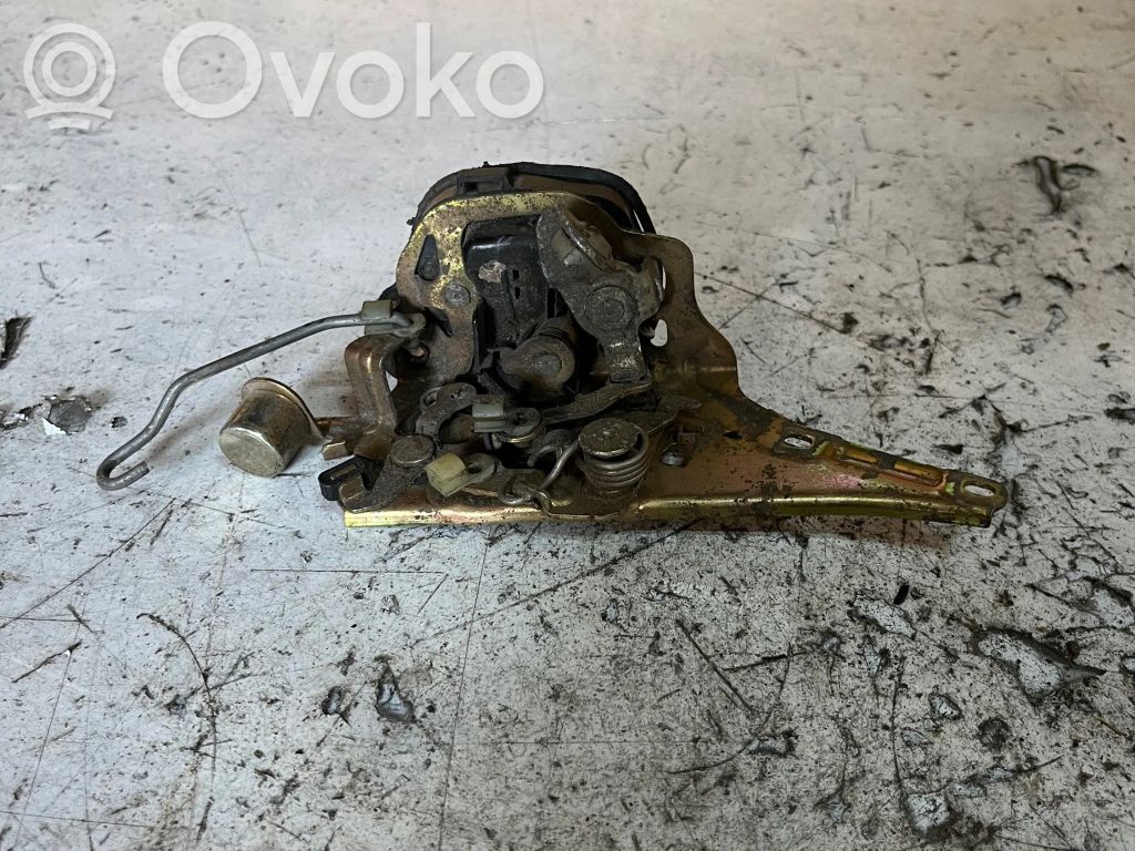 Opel Omega B1 Zamek drzwi tylnych 