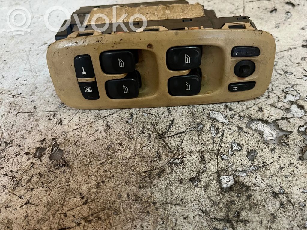 Electric window control switch   30658146,MD351018E67