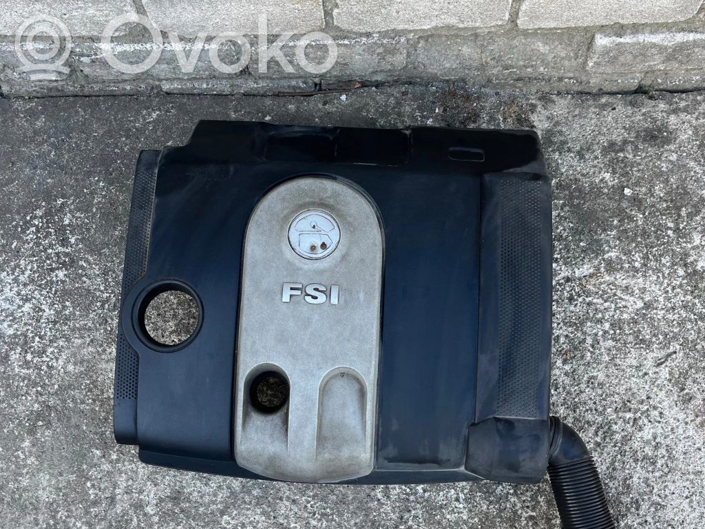 Volkswagen PASSAT B6 Osłona górna silnika 