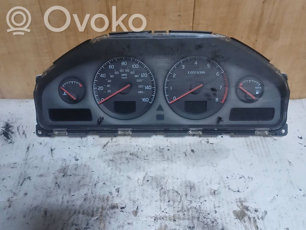 Volvo XC70 Spidometrs (instrumentu panelī) 