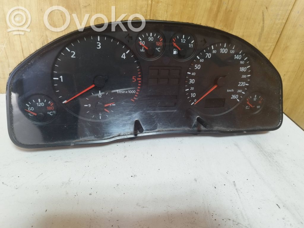 Audi A6 S6 C5 4B Velocímetro (tablero de instrumentos) 