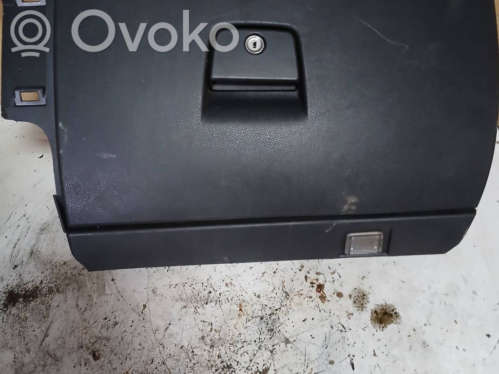 Guantera   8626141,3865