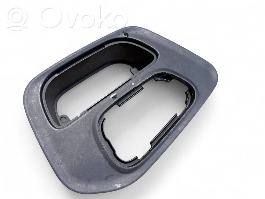 Dodge Challenger Pavarų perjungimo svirties apdaila (plastikinė) 