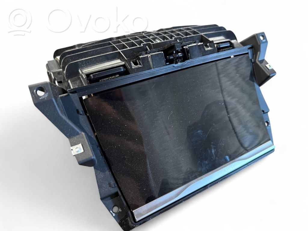 BMW 8 G16 Cup holder 