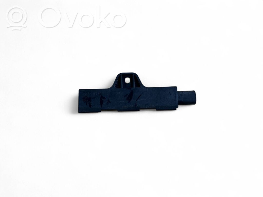BMW i4 Keyless system antenna 