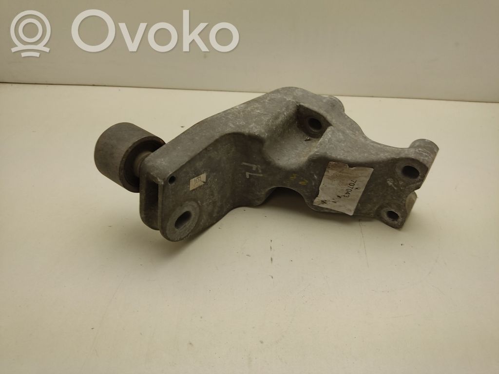 Ford Mustang VI Engine mounting bracket 