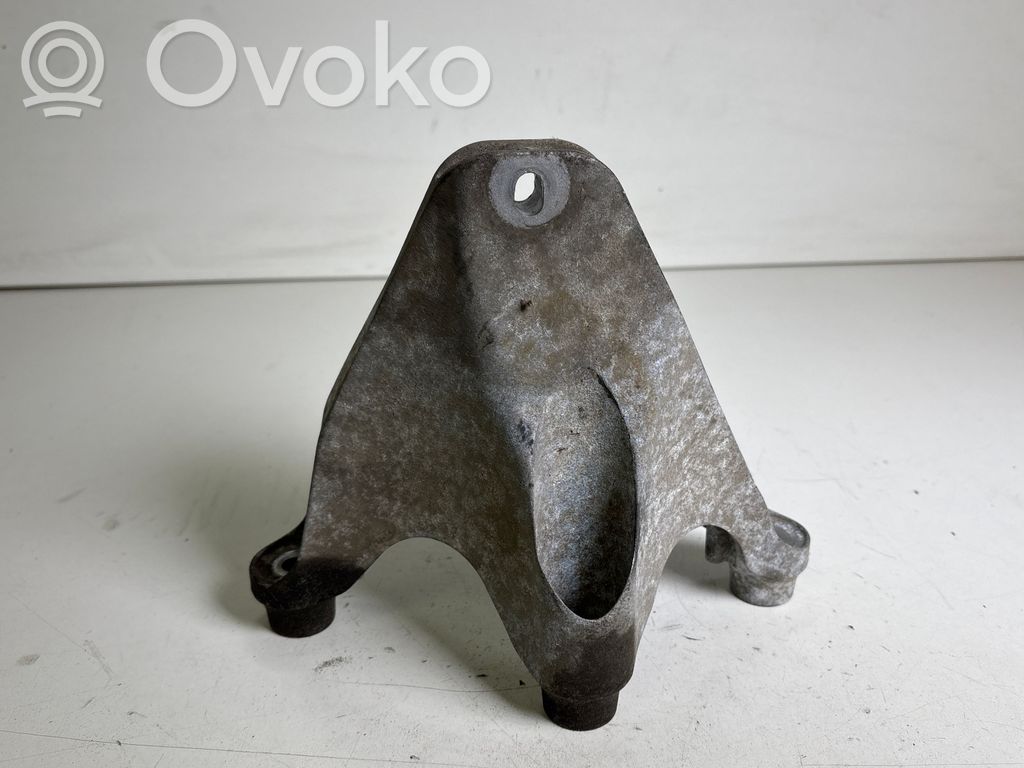 Ford Mustang V Engine mounting bracket 
