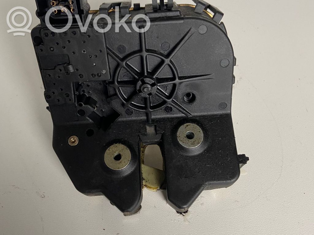 Ford Focus Zamek klapy tylnej / bagażnika 
