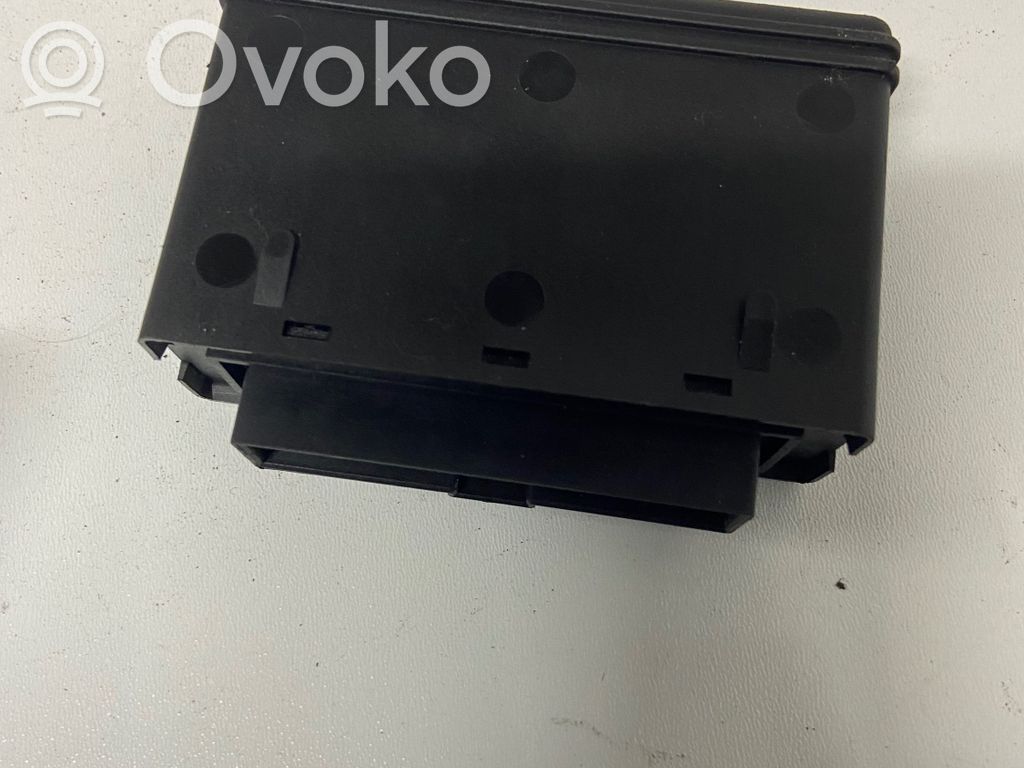 Ford Focus Moduł / Sterownik komfortu 