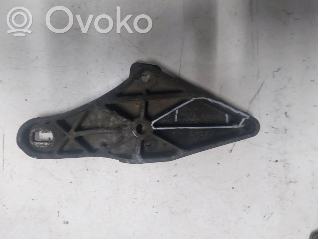 Engine mounting bracket   4D0199603E