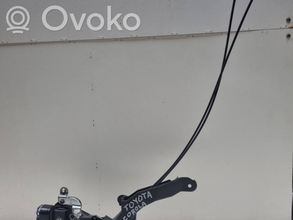 Toyota Corolla Verso E121 Rear door lock 