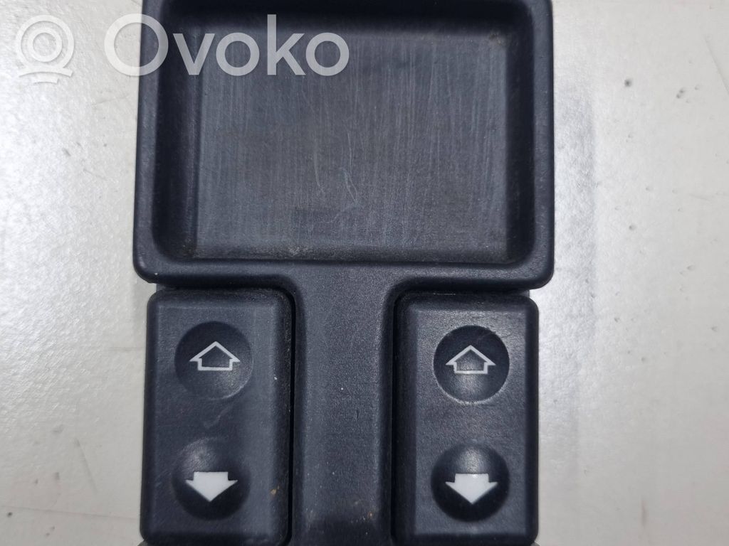 Interruptor del elevalunas eléctrico   1374491