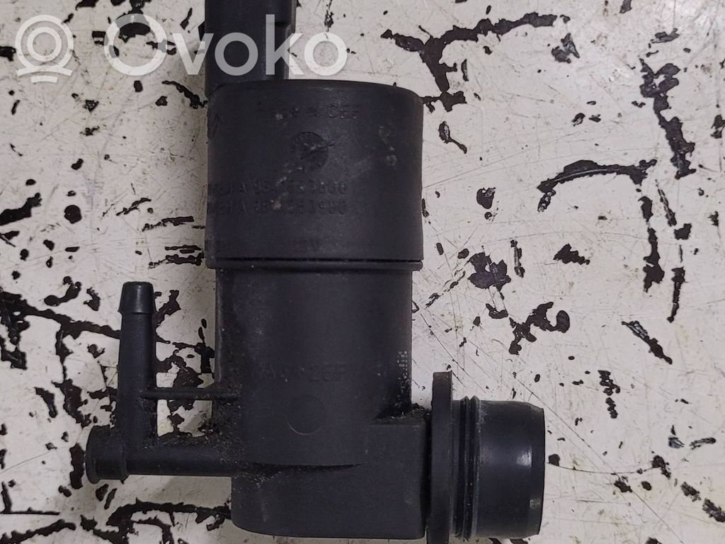 Renault Master II Windscreen/windshield washer pump 