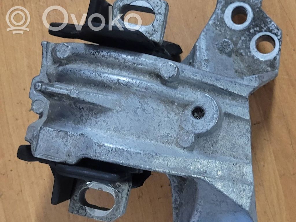 Peugeot 508 RXH Engine mount bracket 