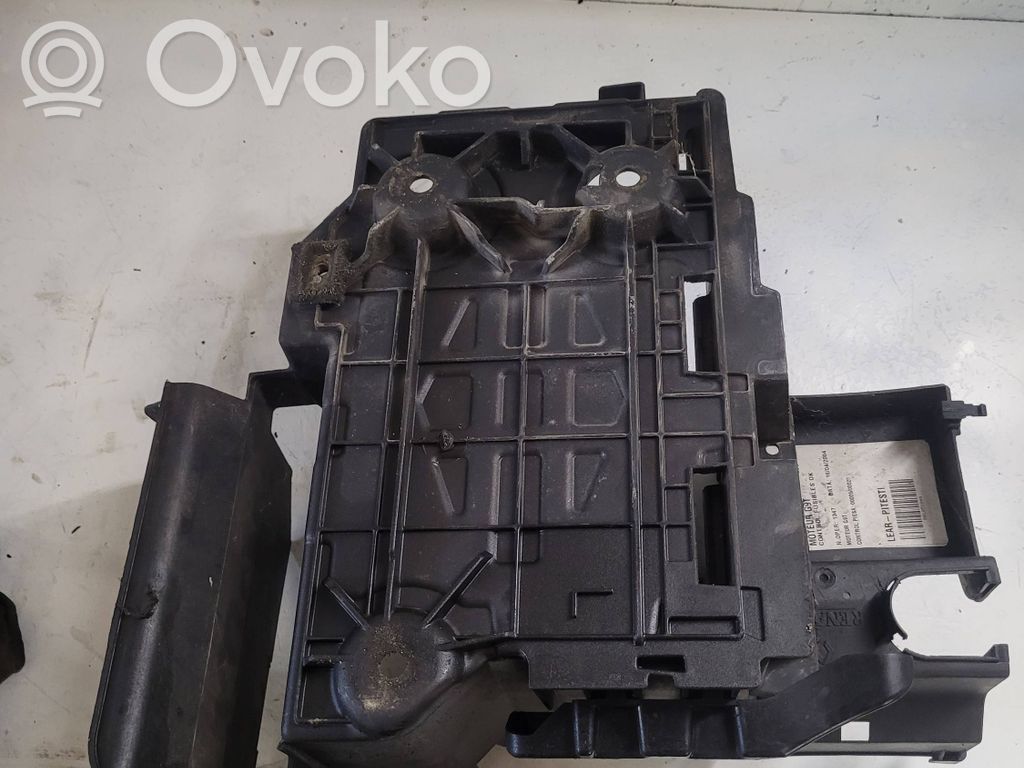 Renault Laguna II Battery box tray 