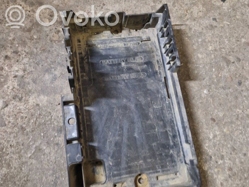 Opel Meriva B Półka akumulatora 