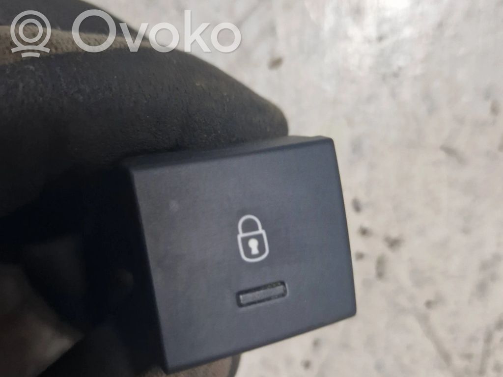 Peugeot 508 Central locking switch button 