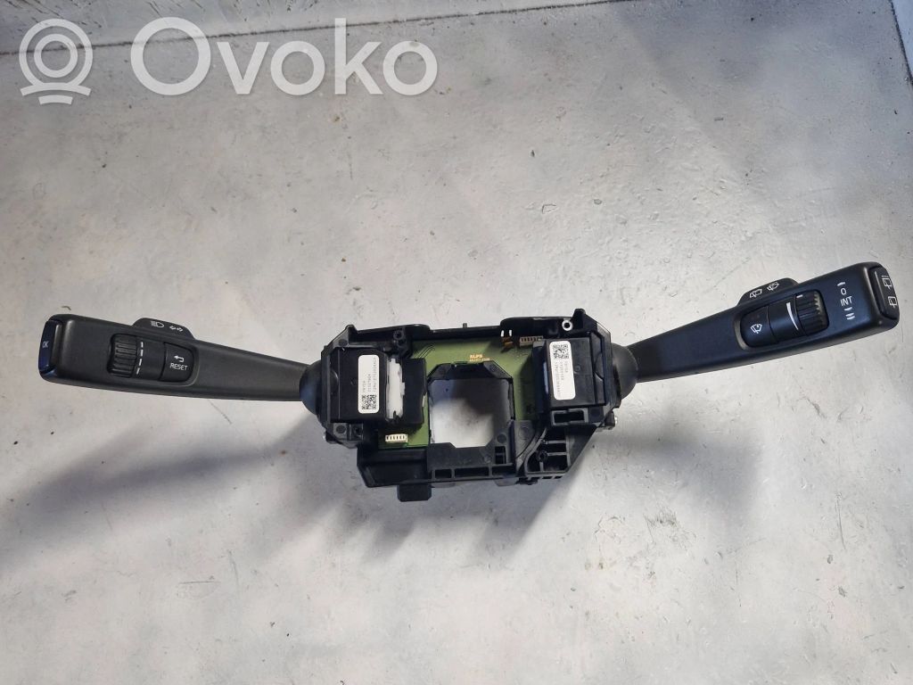 Volvo V40 Wiper turn signal indicator stalk/switch 