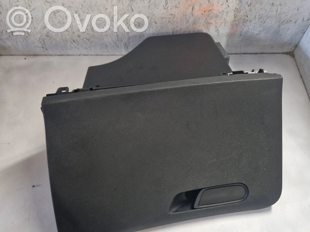 Citroen C4 II Glove box set 