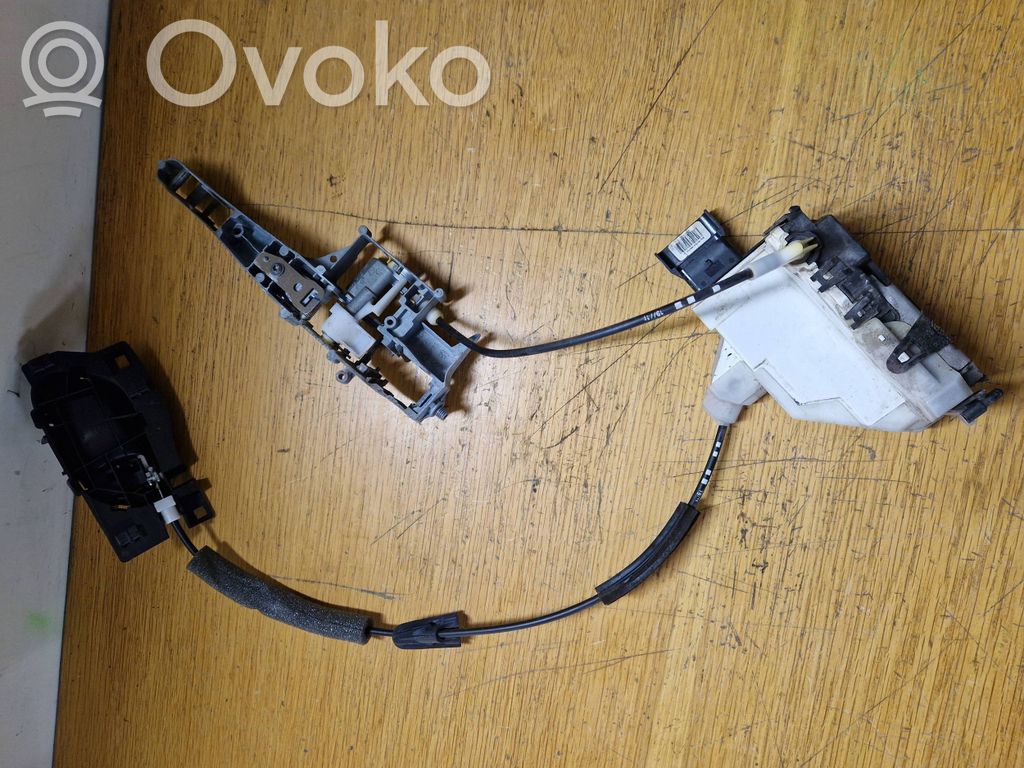 Citroen C5 Front door lock 