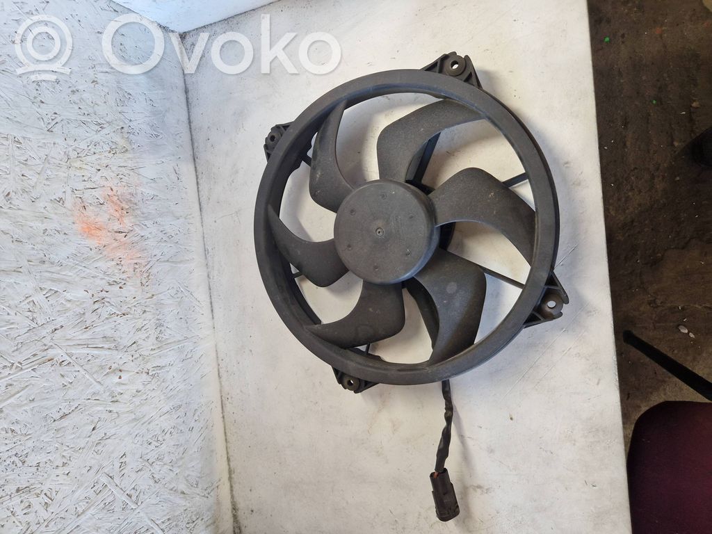 Citroen C4 Grand Picasso Elektrisks radiatoru ventilators 