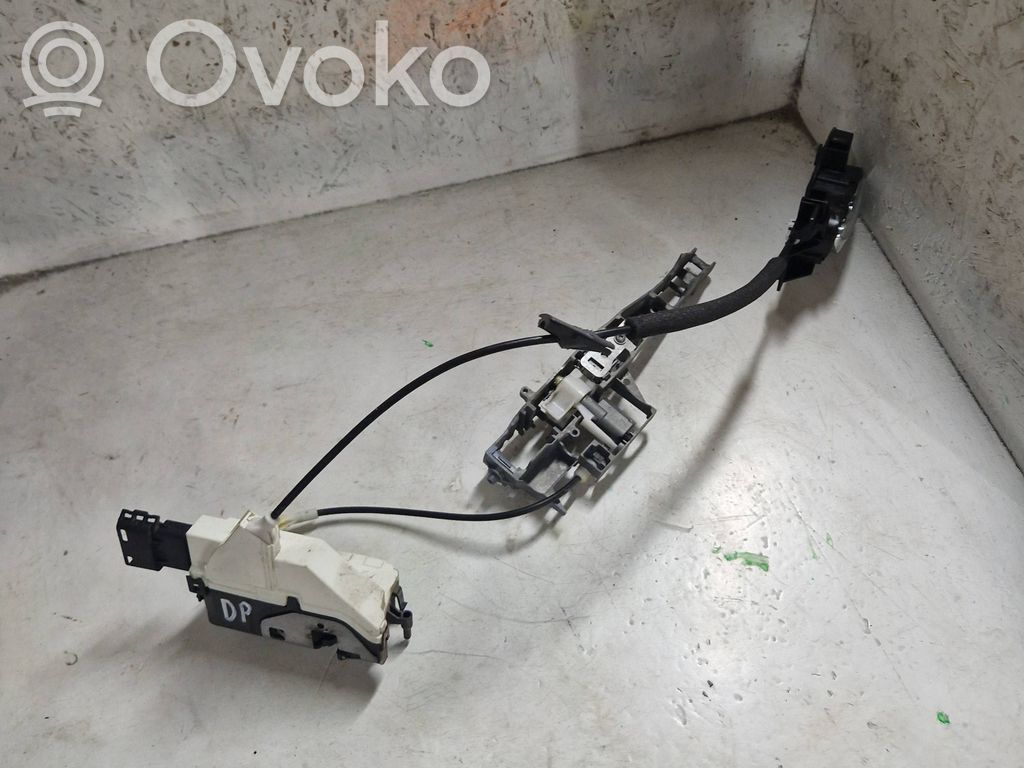 Zamek drzwi przednich   825154