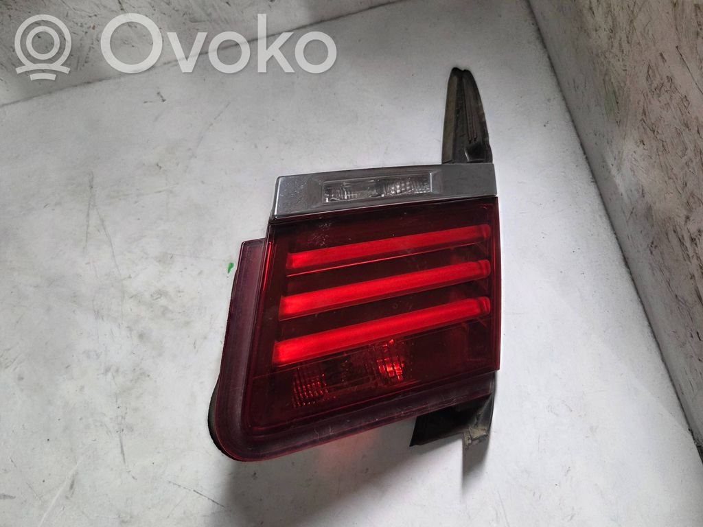 Lampy tylnej klapy bagażnika   7300272