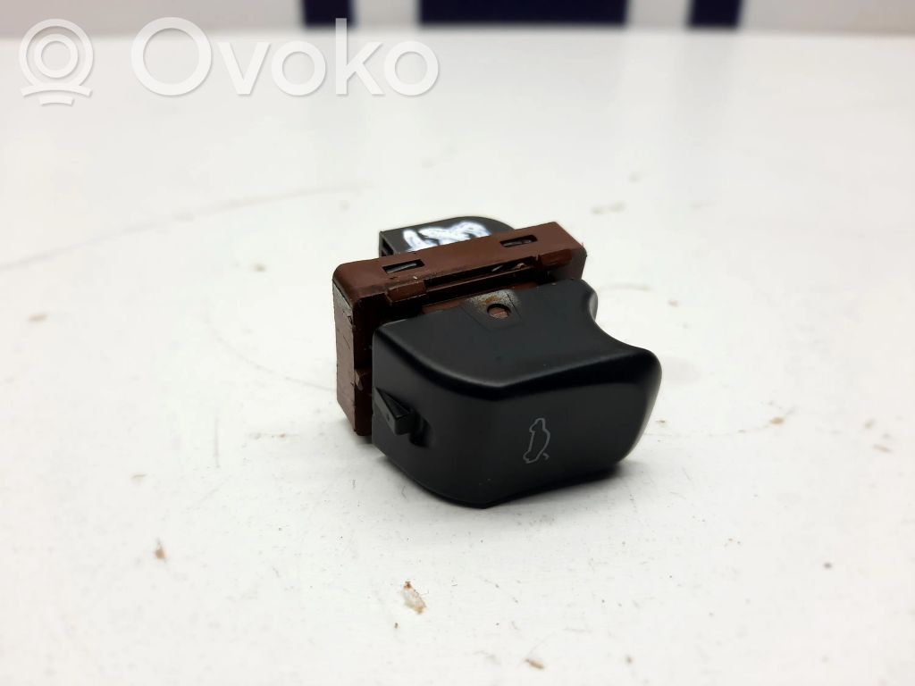 Audi Q5 SQ5 8R Tailgate opening switch 