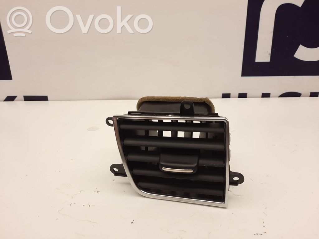 Audi A8 S8 D4 4H Dysze / Kratki środkowego nawiewu deski rozdzielczej 
