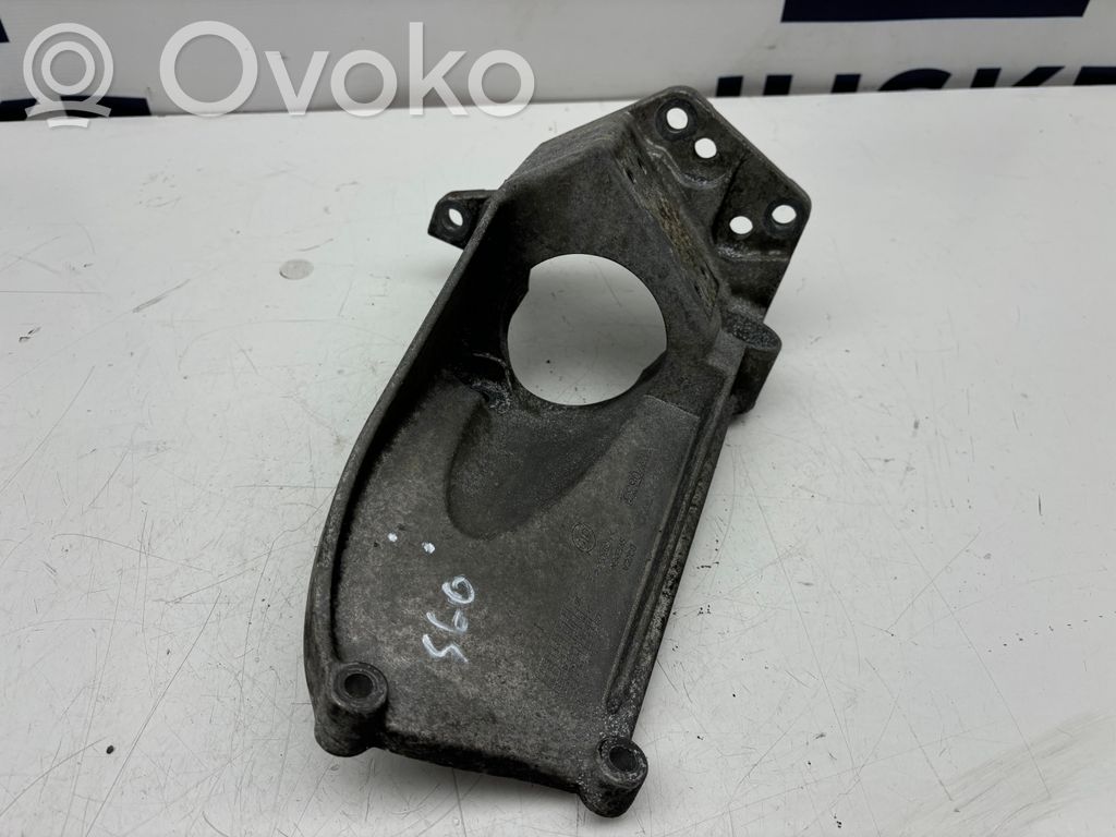 Volvo S60 Gearbox mounting bracket 