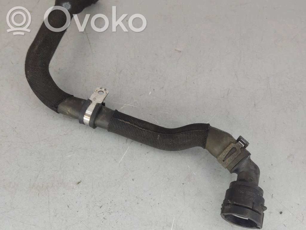 Porsche Macan (95B) Engine coolant pipe/hose 