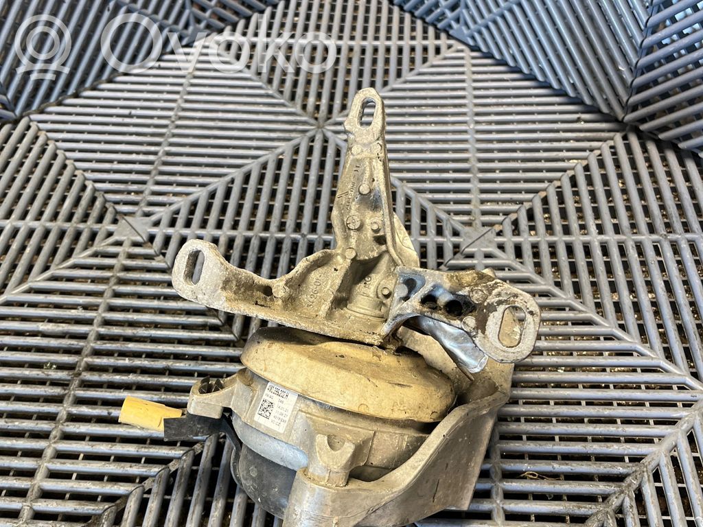 Audi RS Q8 Engine mount bracket 