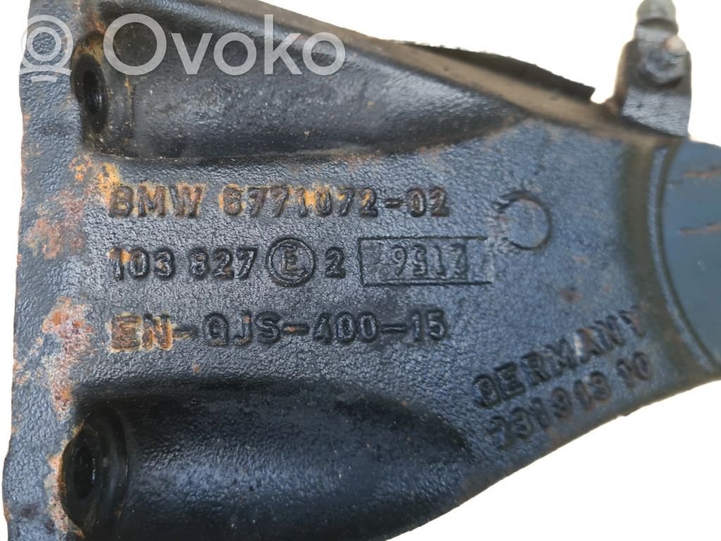 BMW 5 E60 E61 Engine mounting bracket 