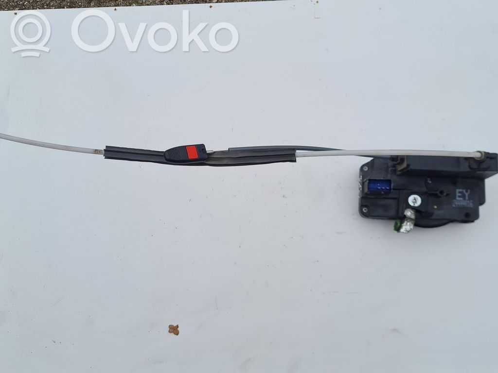 Opel Zafira A Priekšpusē slēdzene 