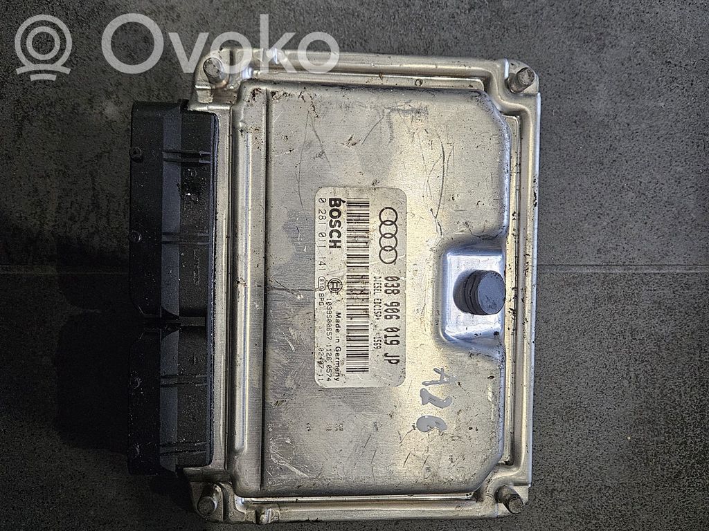 Volkswagen PASSAT B5.5 Engine control unit/module 