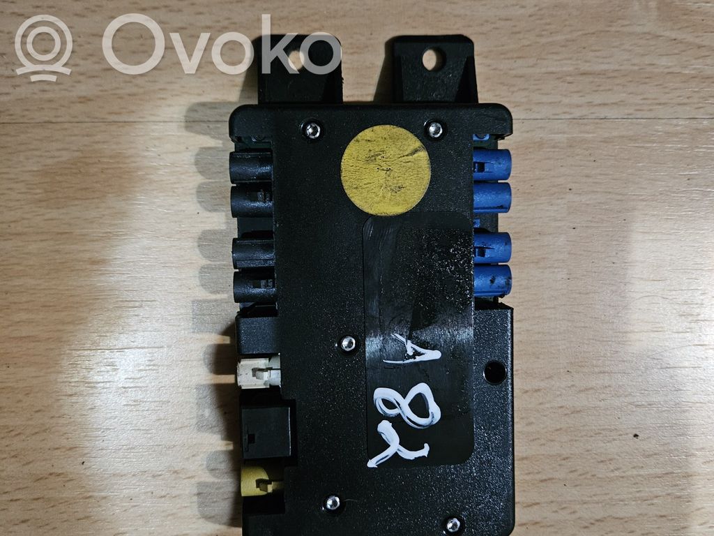 Audi A8 S8 D3 4E Aerial antenna amplifier 