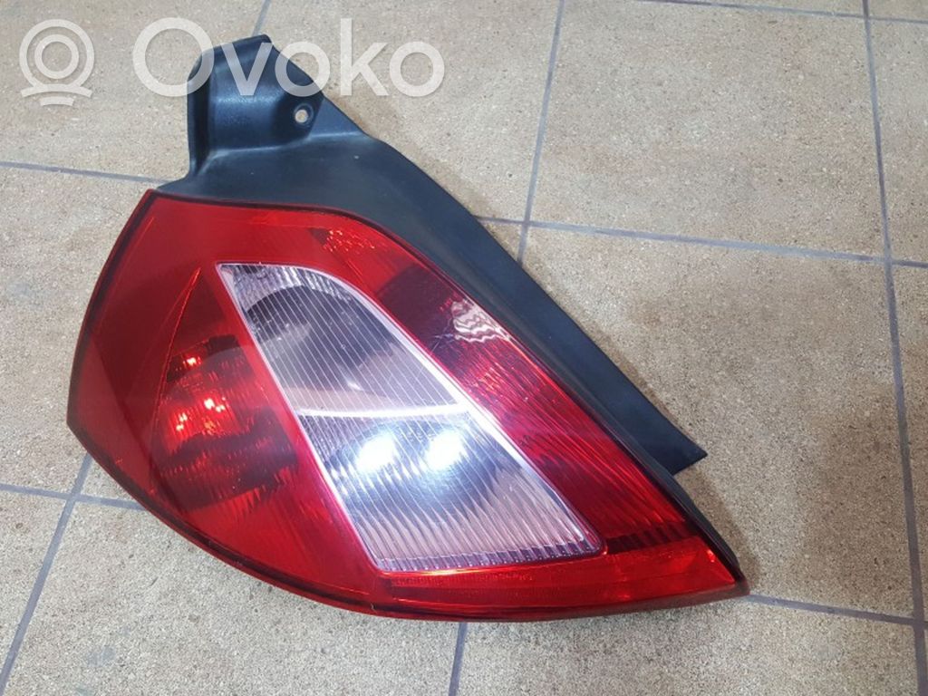 Renault Megane II Aizmugurējais lukturis virsbūvē 