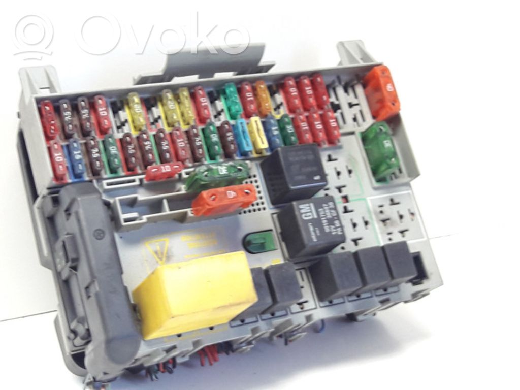 Opel Astra G Módulo de fusible 