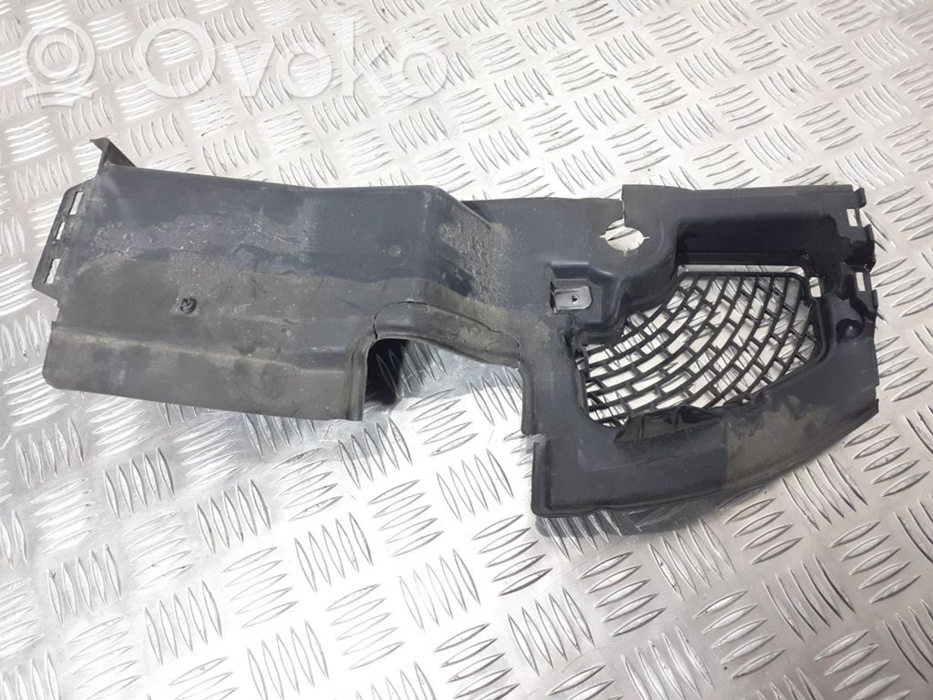 BMW 5 E60 E61 Oro paėmimo kanalo detalė (-ės) 