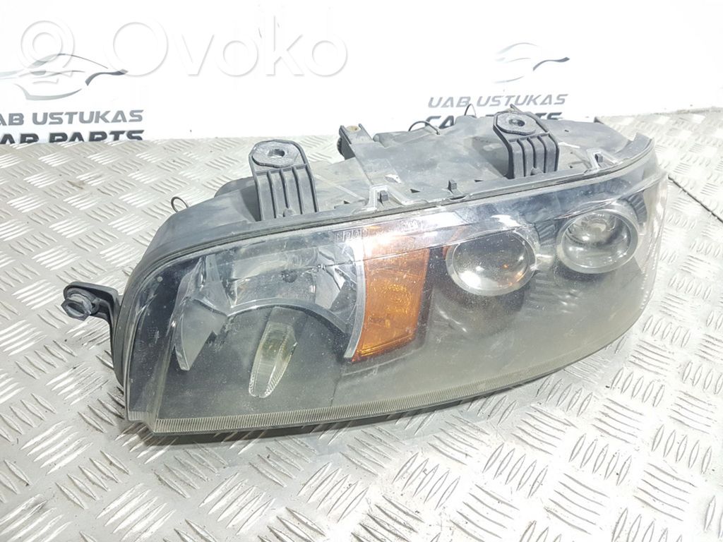 Fiat Punto (176) Lampa przednia 