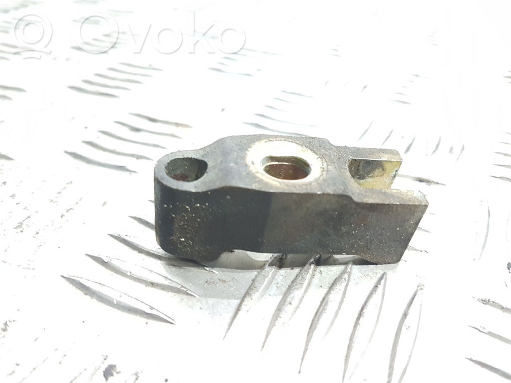 Abrazadera del inyector de combustible