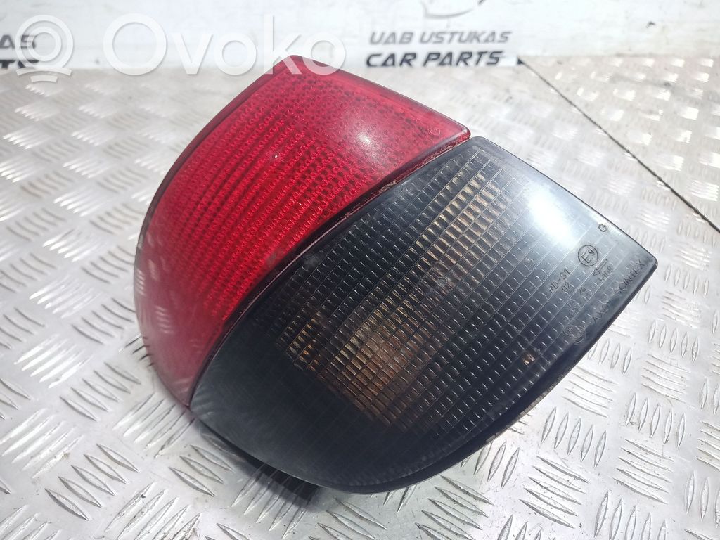 Peugeot 406 Rear/tail lights 