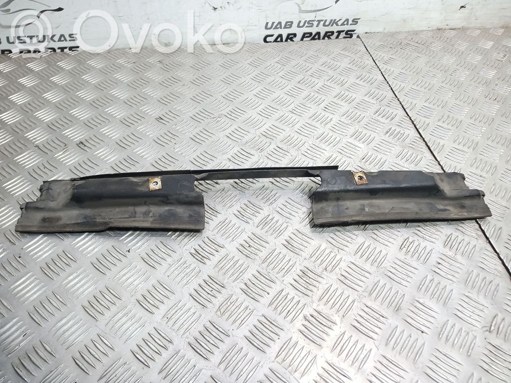 BMW 5 E60 E61 Radiatorių apdaila 